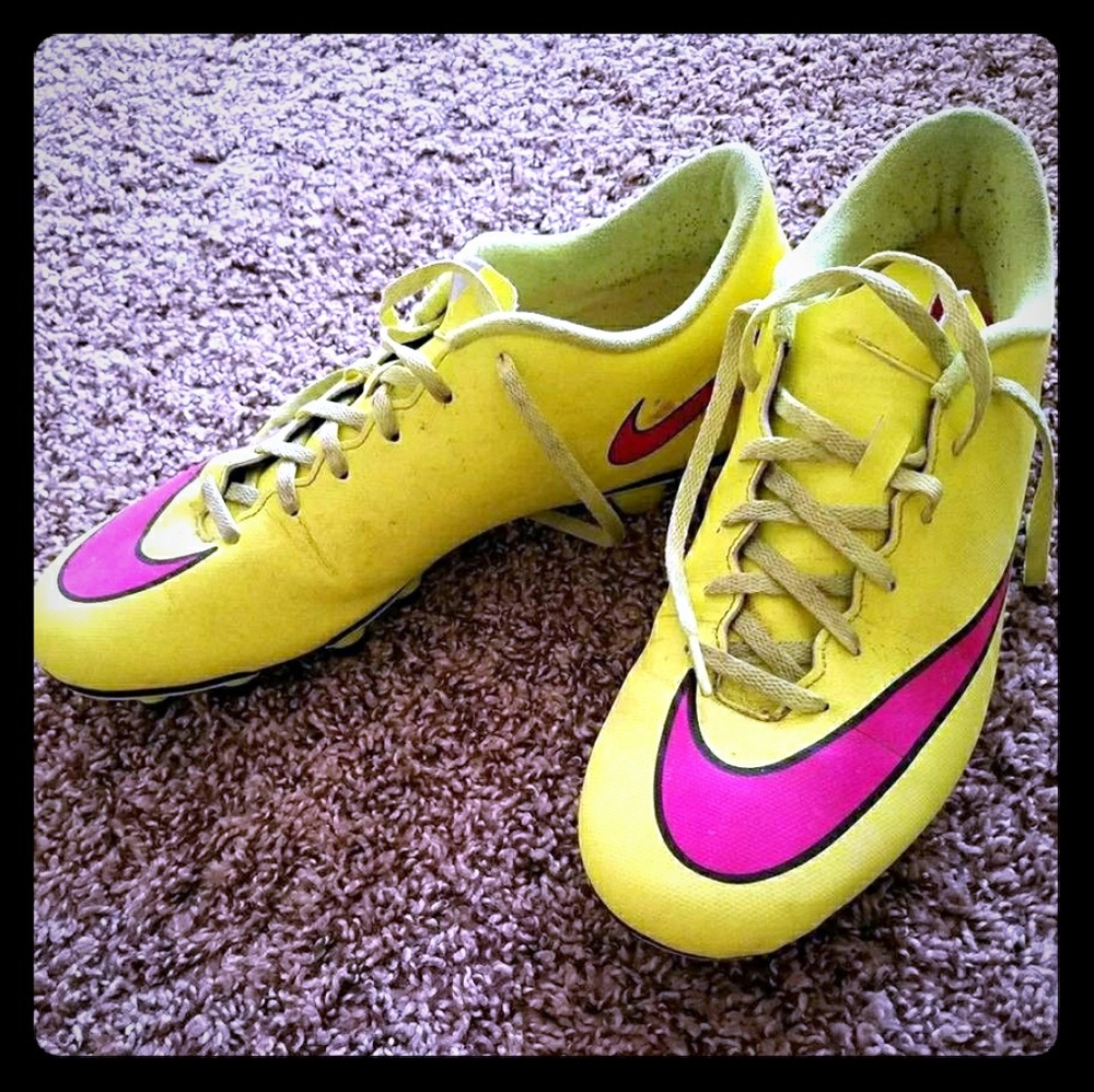 Nike Mercurial Vapor XI FG Soccer Cleats